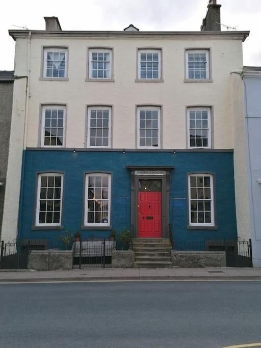 Virginia House, Apartment