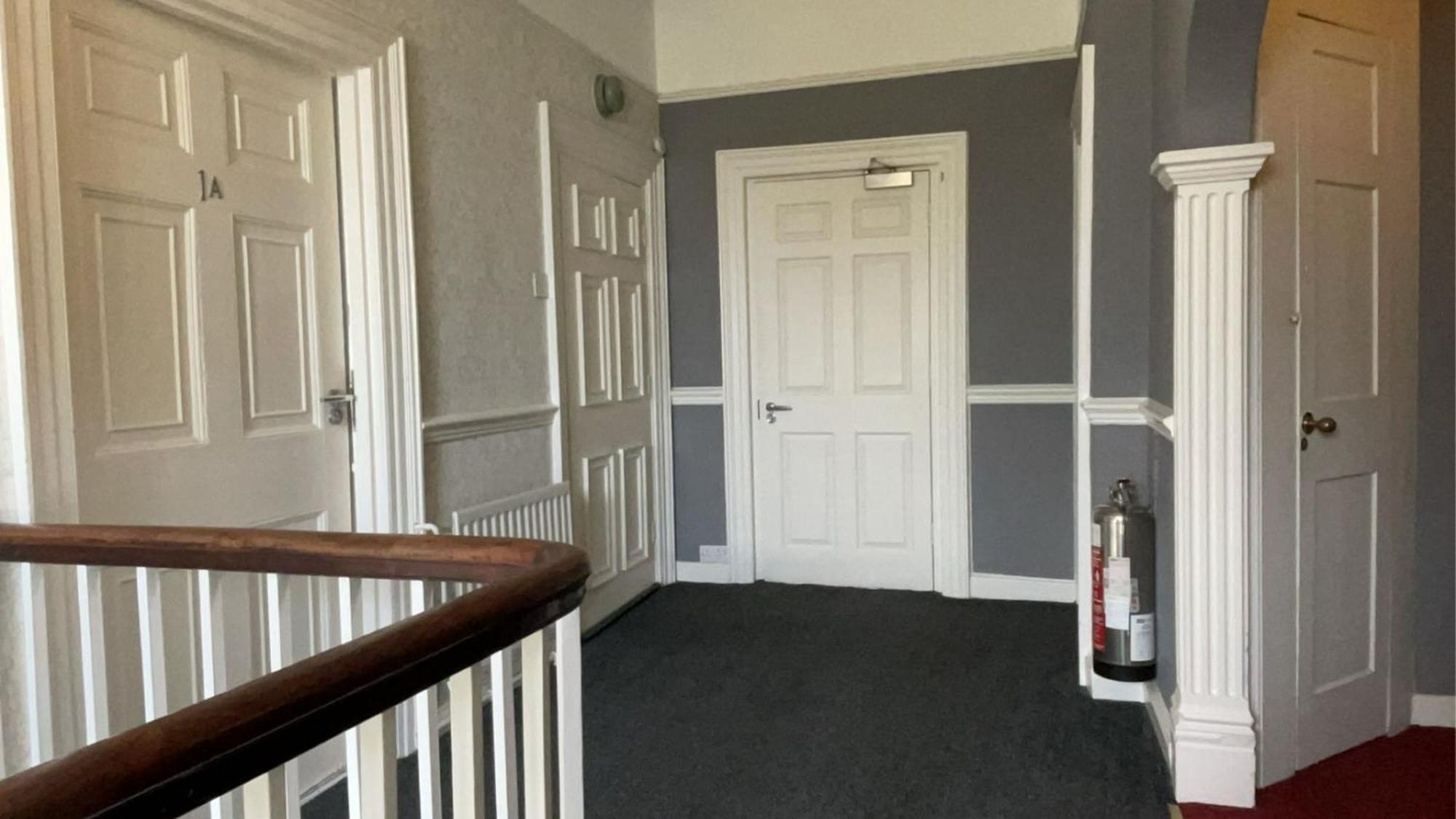 Virginia House, Apartment